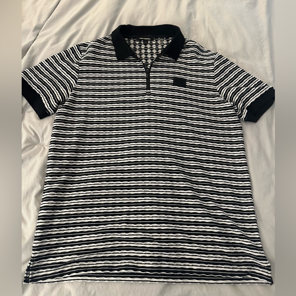 EUC men’s Karl Lagerfeld textured zip up polo size large.